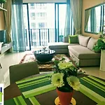 Walking To Cental I-City Mall With 2 Rooms 2 Bathrooms