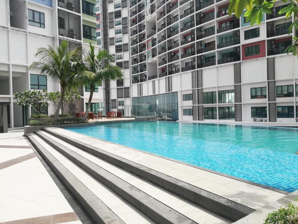 Walking To Cental I-city Mall With 2 2 Bathrooms Pangsapuri *